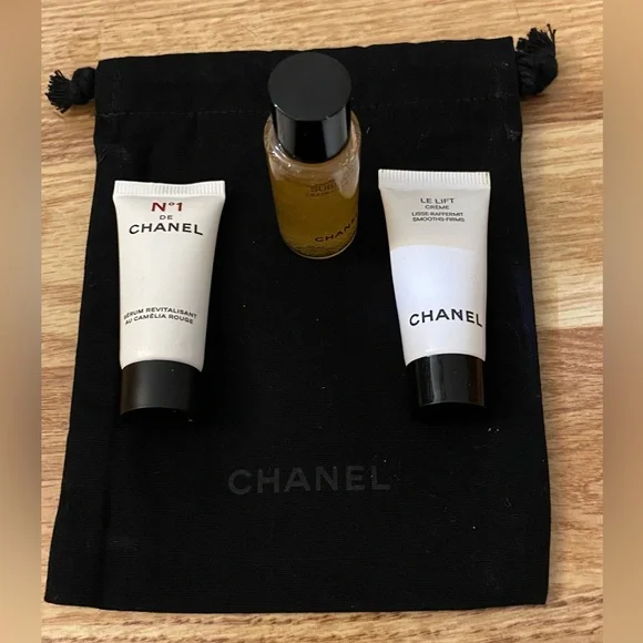 CHANEL Mini Skincare Set in White, Black & Gold NWOT - Picture 1 of 10